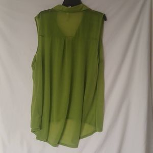 XHILARATION PLUS SLEEVELESS GREEN SEE-THROUGH BLOUSE WITH BOTTONS